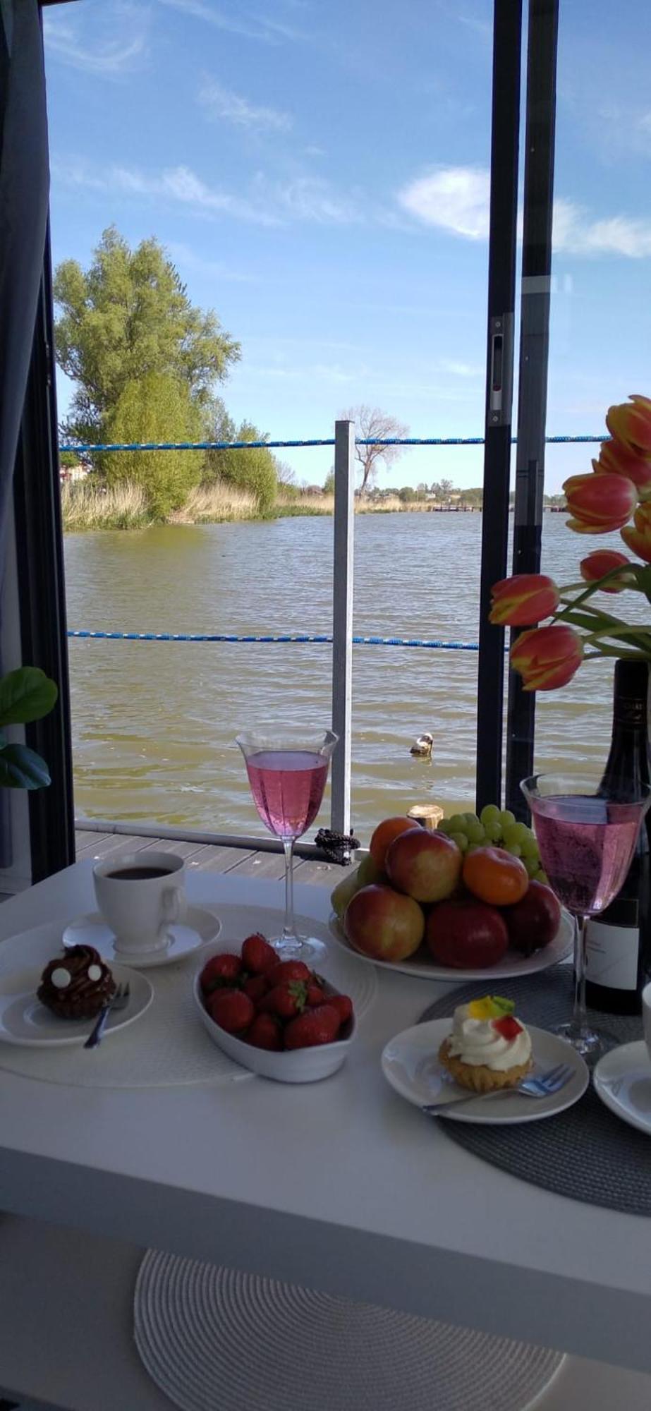 Houseboat Arka 1 - Domki Na Wodzie, Rower Wodny, Wifi, Parking Mielno  Kültér fotó
